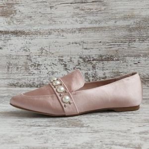 🟨ShoeDazzle Lt Pink Satin Pearl Silver Stud Flat..Super Cute🥰